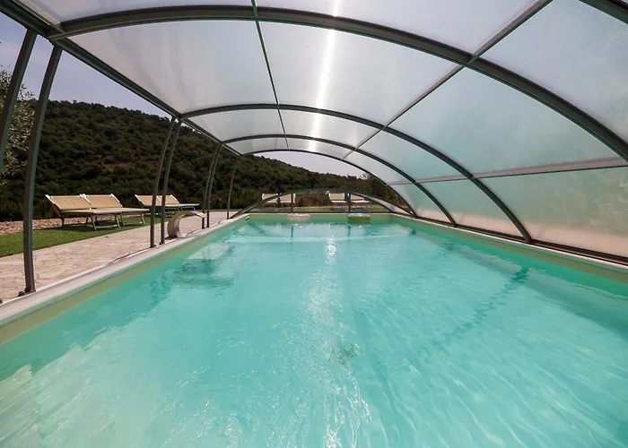 招待所 Terre Del Mandrolisai 3*